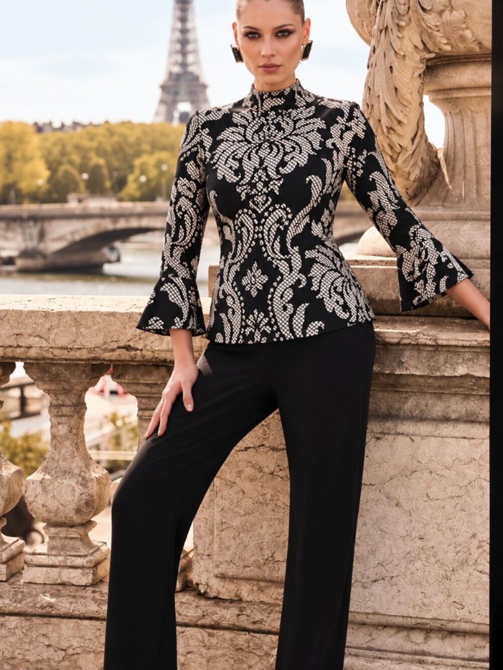 NWOT FRANK LYMAN LUX LACE over textured material back zippered fitted top SZ 10